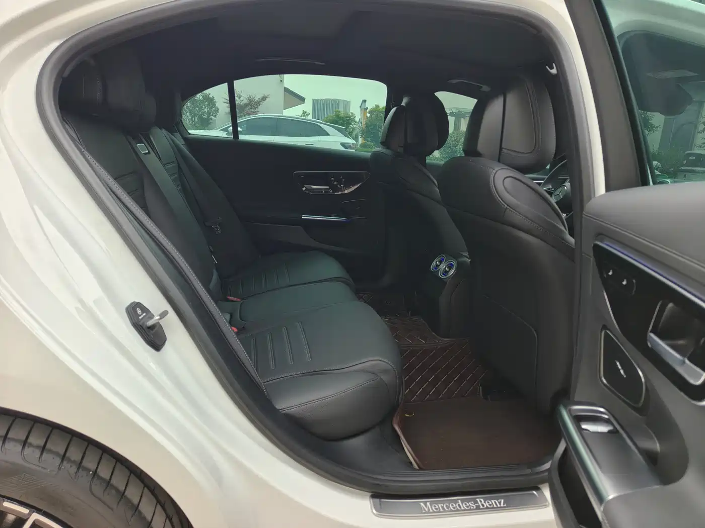 Mercedes-Benz C-Class 2025 C 260 L Sport Edition фото 12