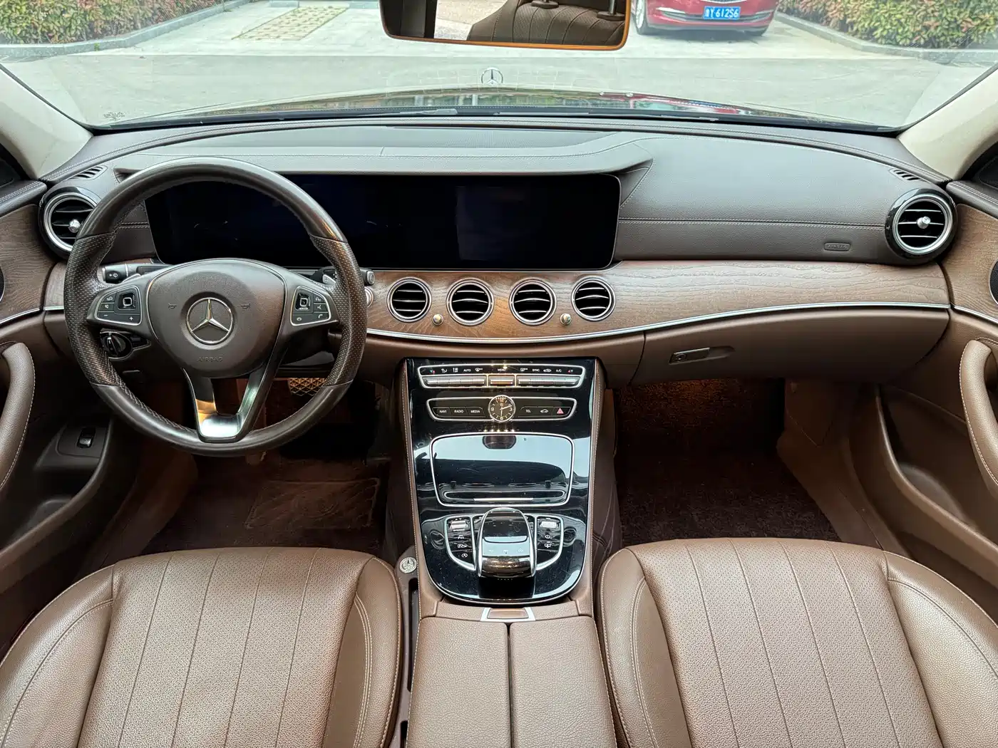 Mercedes-Benz E-Class 2016 E 300 L Fashion Type фото 6