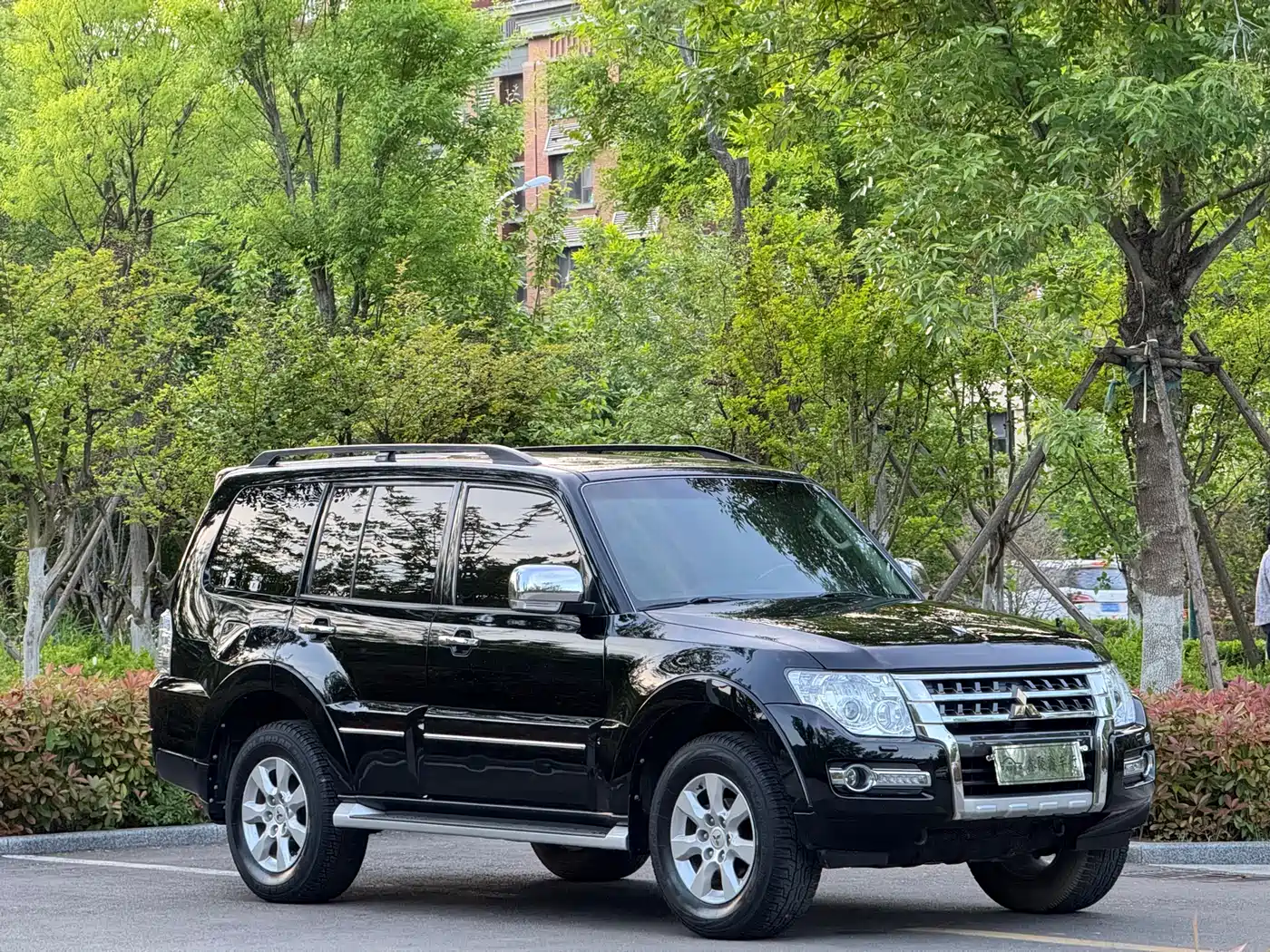 Mitsubishi Pajero (Import) 2018 3.0L Automatic Luxury Edition фото 3