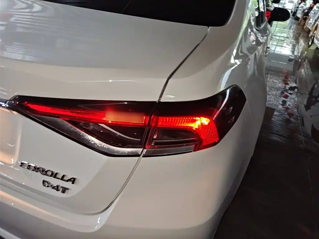 Toyota Corolla 2021 1.2T S-CVT Elite PLUS Edition фото 8