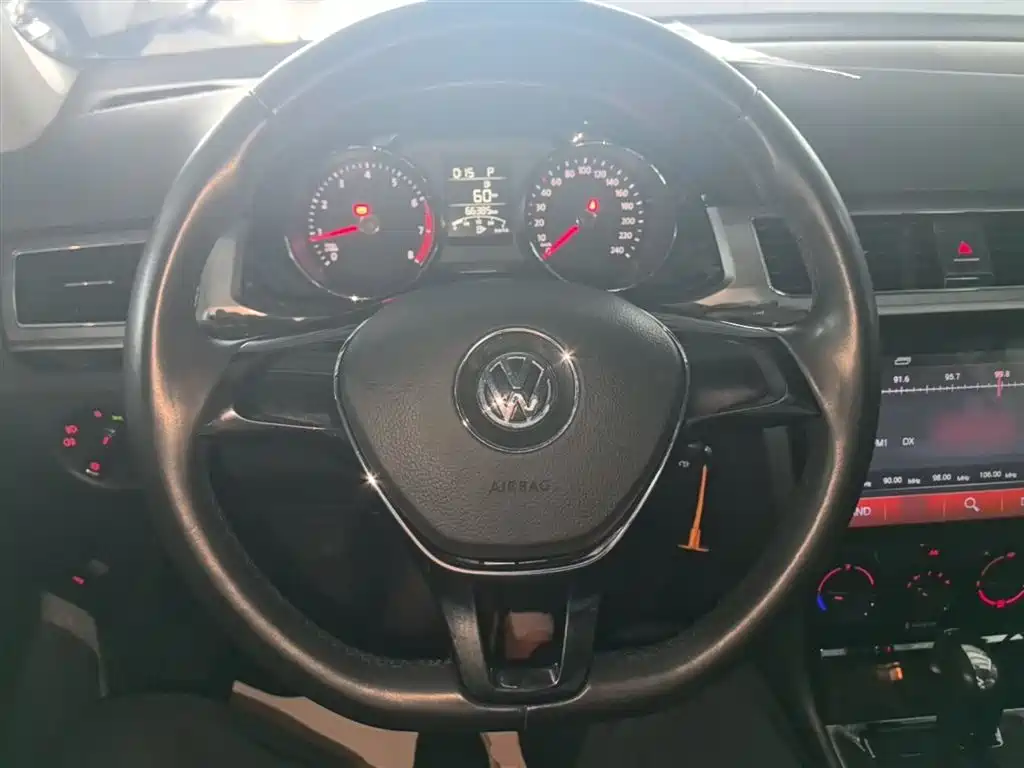 Volkswagen Bora 2017 1.6L Automatic Comfort фото 11