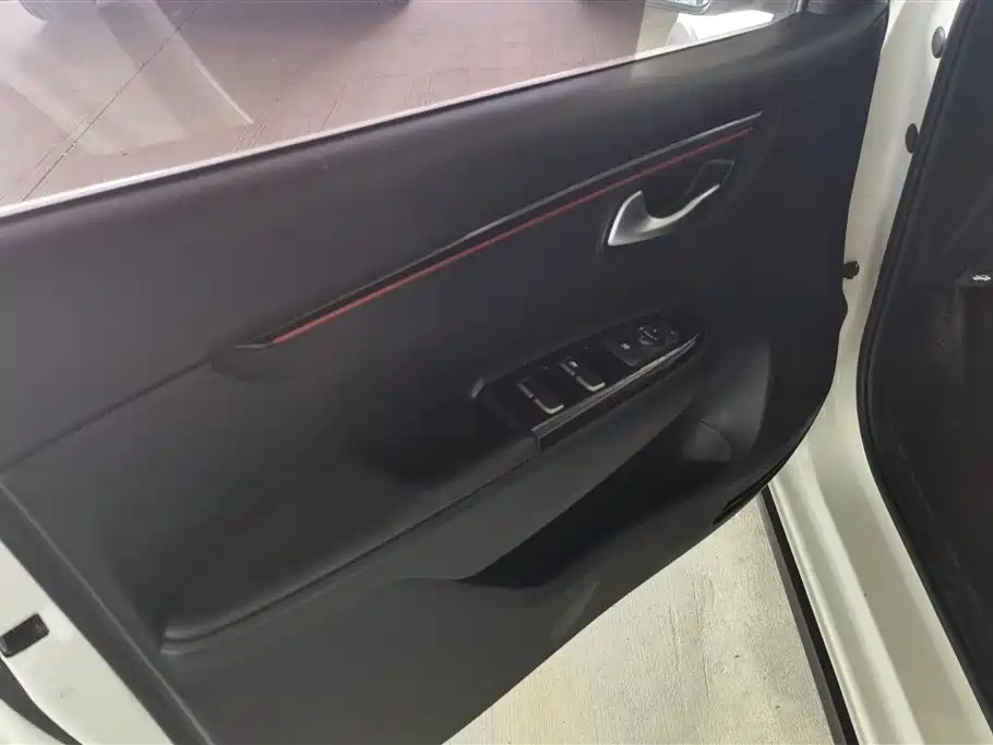 Kia KX CROSS 2017 1.4L AT GLS фото 7
