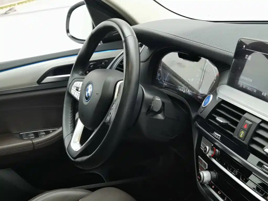 Фото 22 - BMW iX3