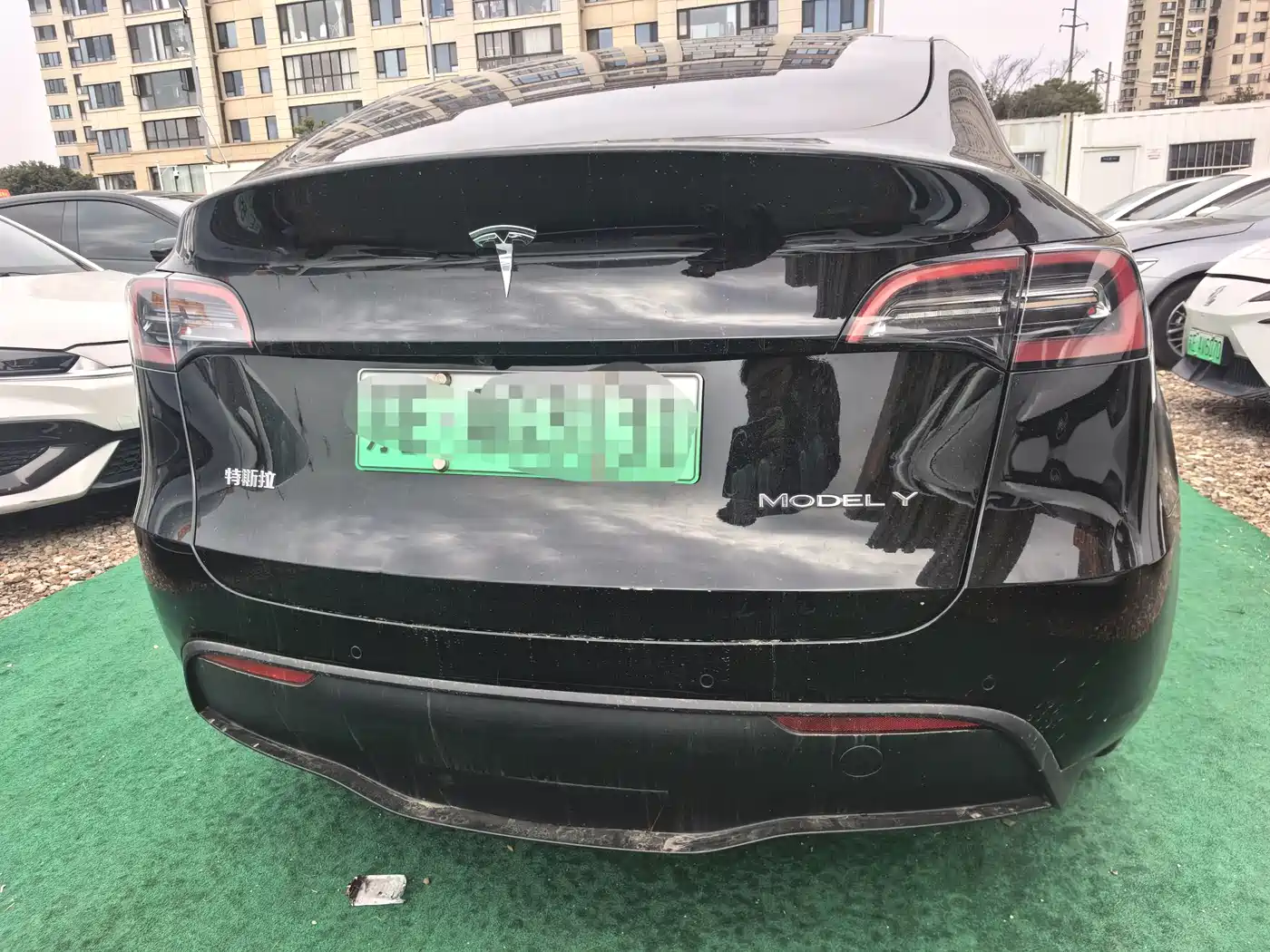 TESLA MODEL Y