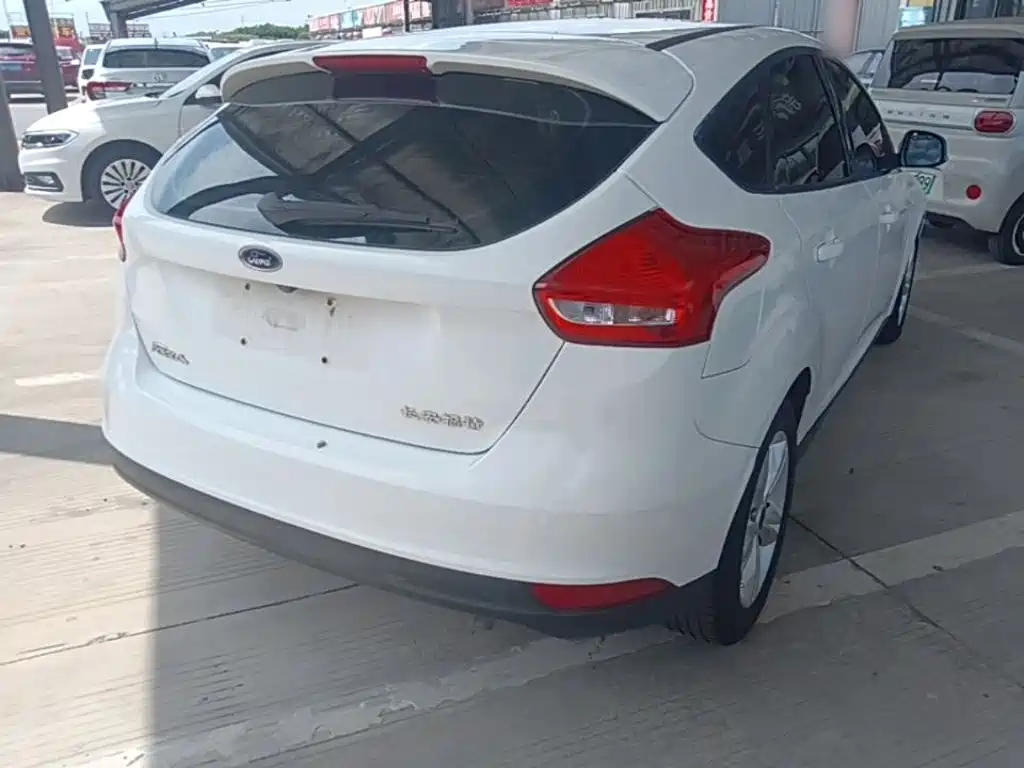 Фото 7 - Ford Focus