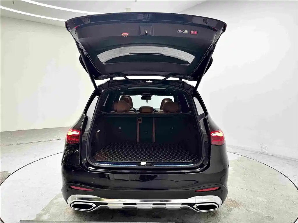 Mercedes-Benz GLC 2025 2024 GLC 260 L 4MATIC Dynamic 5-seater