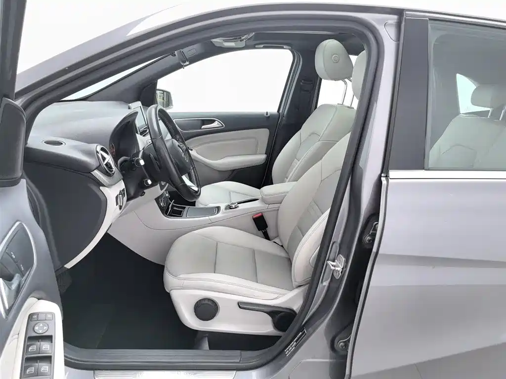 Mercedes-Benz B-Class 2015 B 200 Dynamic фото 10