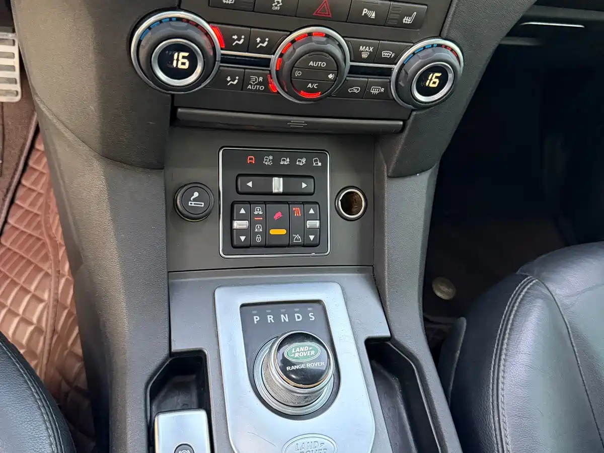 Land Rover Discovery 2013 3.0 SDV6 HSE Diesel фото 10
