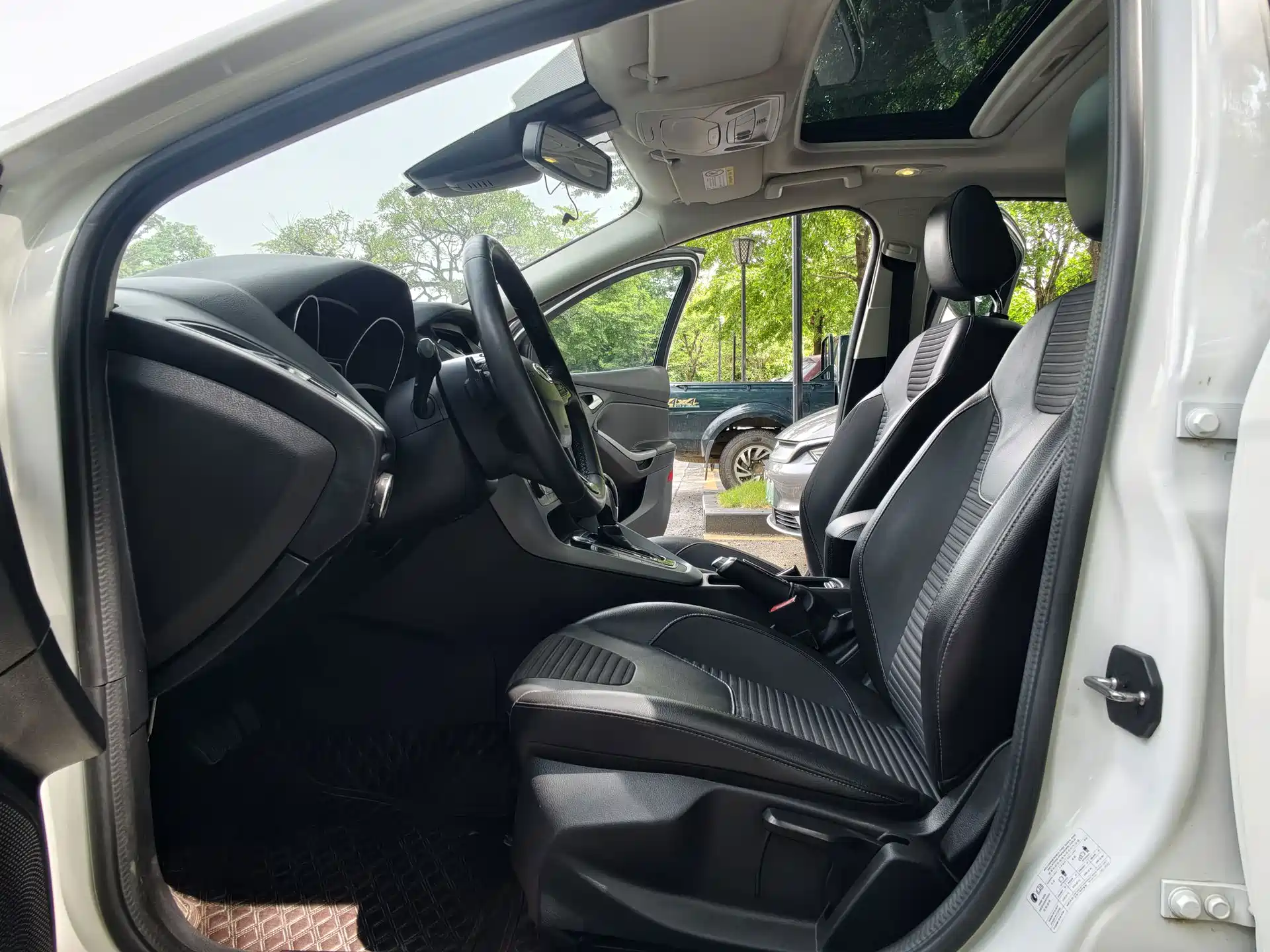 Фото 4 - Ford Focus
