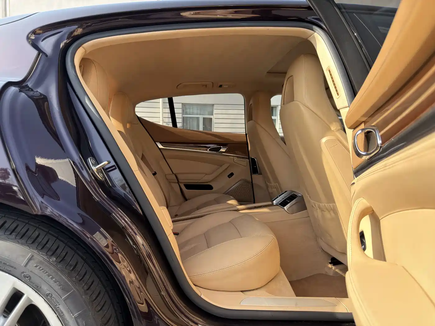 Porsche Panamera 2010 Panamera 4 3.6L фото 11