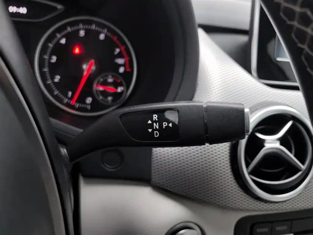 Mercedes-Benz B-Class 2015 B 200 Dynamic фото 13