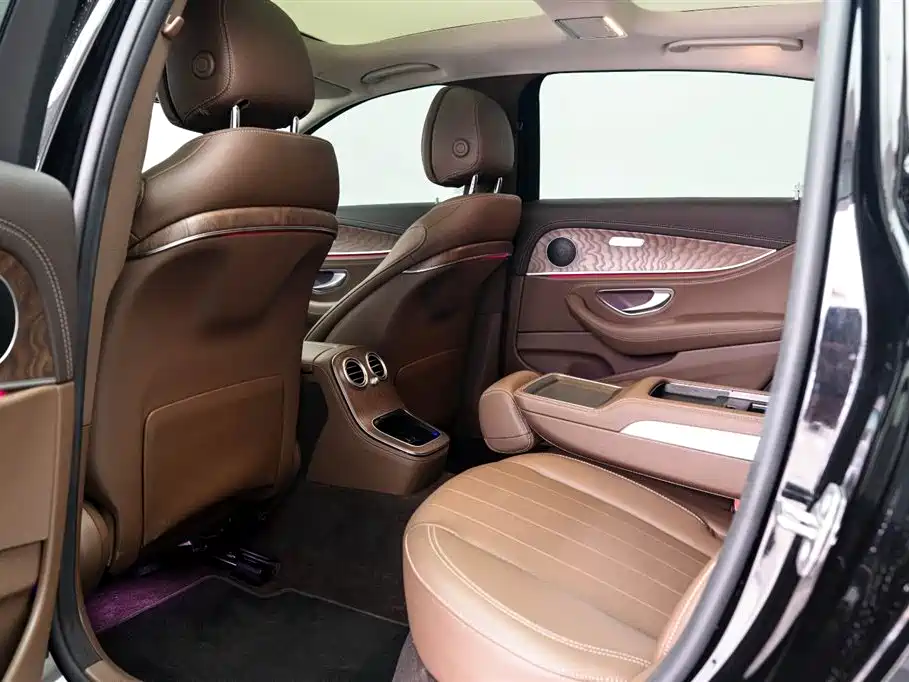 Mercedes-Benz E-Class 2023 E 300 L Fashion фото 8