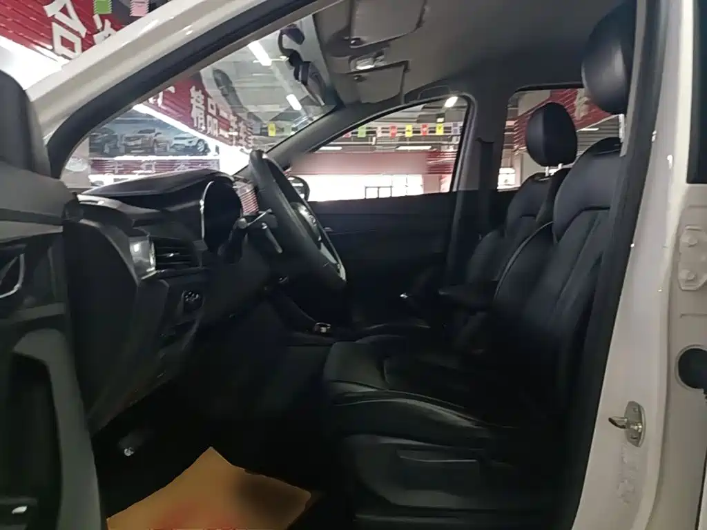 Baojun 360 2018 2018 1.5L Automatic Elite (China V)