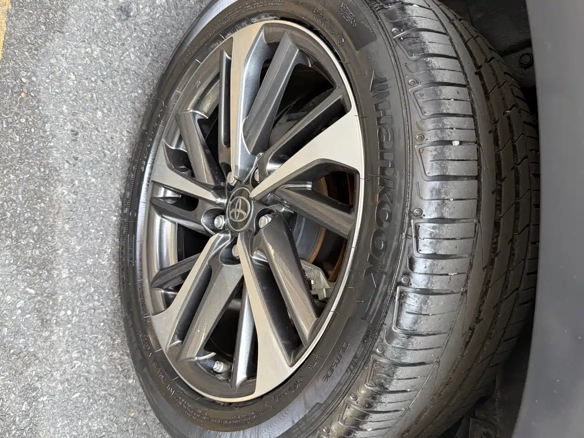 Toyota Frontlander 2022 2.0L CVT Luxury PLUS Edition фото 19
