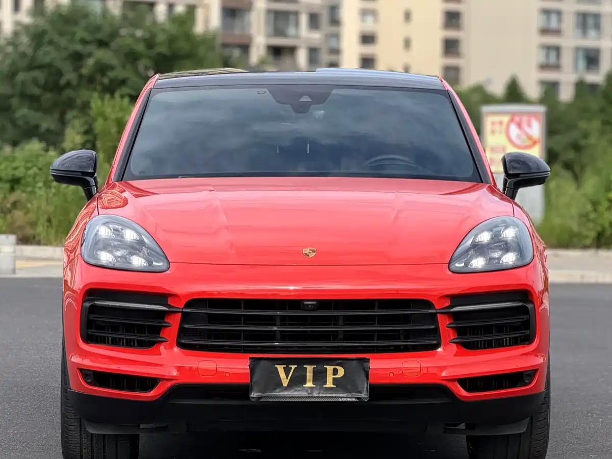 Photo 2 - Porsche Cayenne