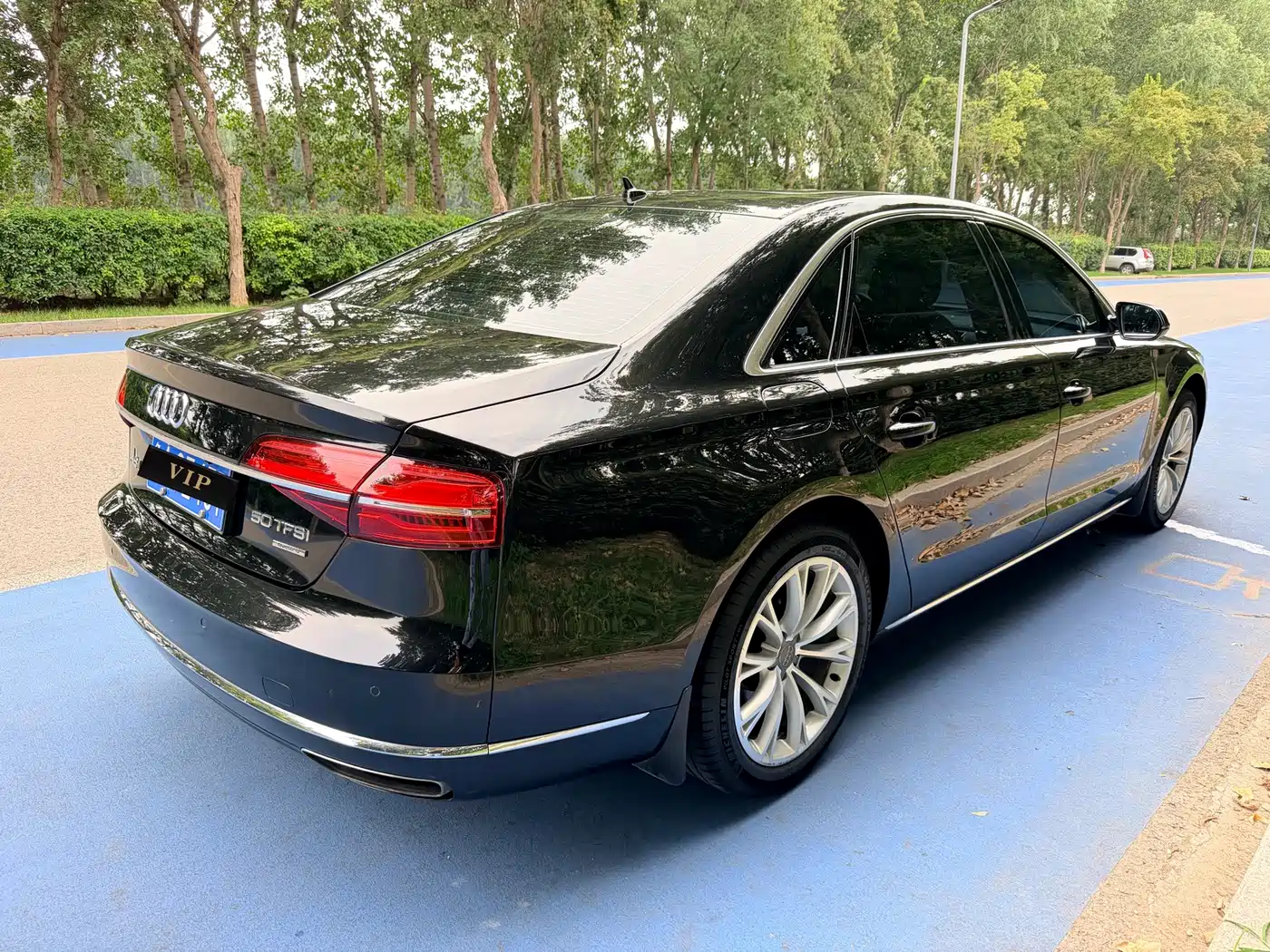 Фото 7 - Audi A8