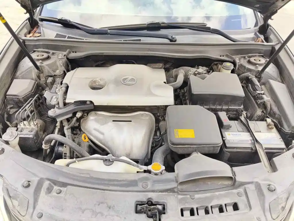 Фото 9 - Lexus ES