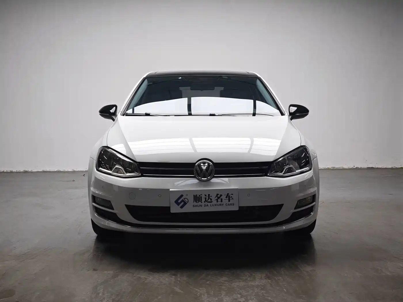 Фото 2 - Volkswagen Golf