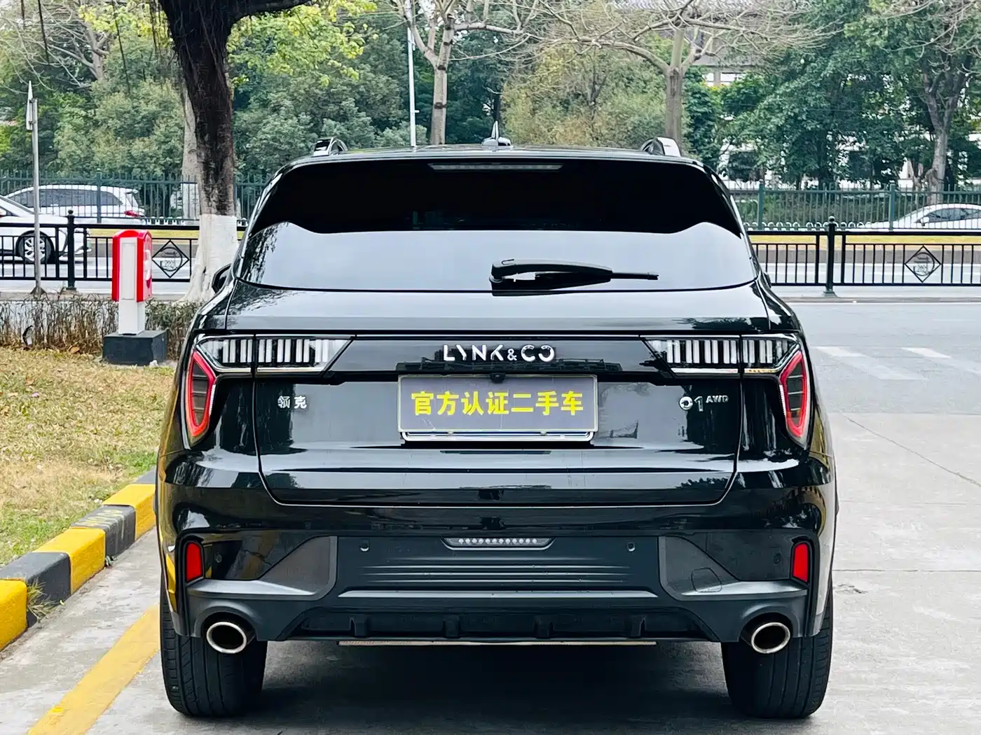 Lynk & Co 01 2021 2.0TD AWD Night Edition фото 5