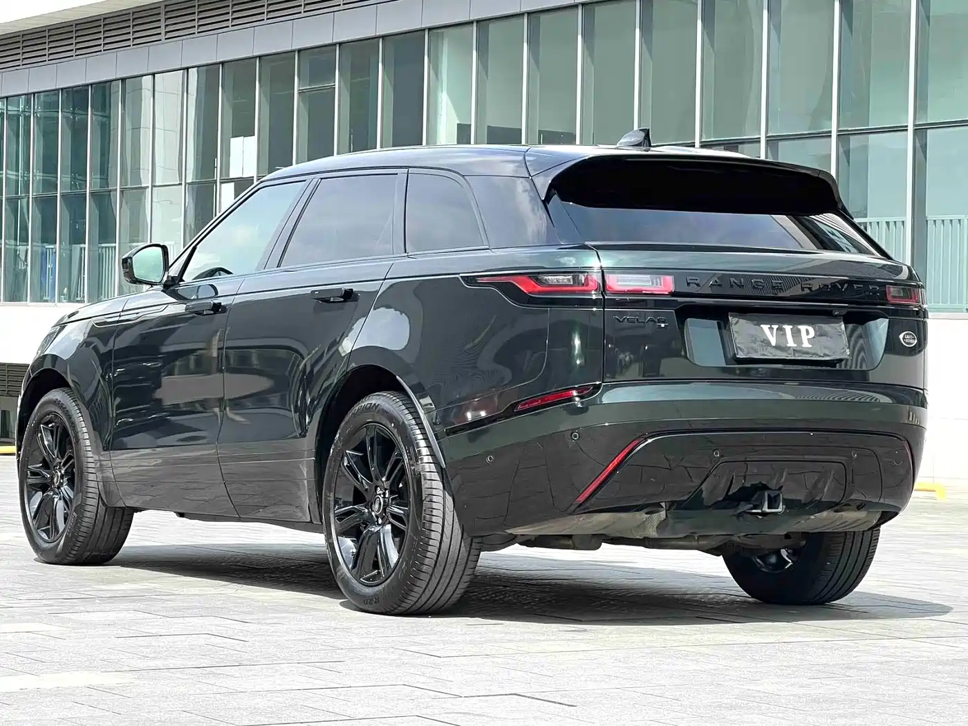 Land Rover Range Rover Velar 2021 P250 Gloss Black Collector's Edition фото 14