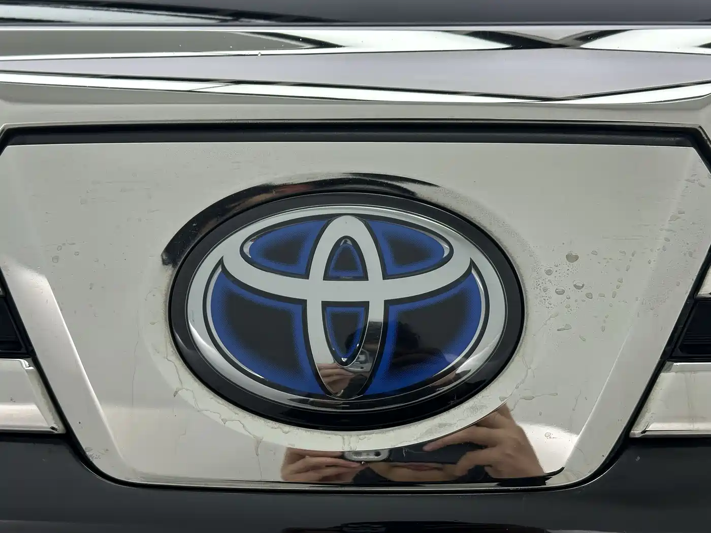 Toyota Alphard 2019 Hybrid 2.5L Premium Edition фото 28