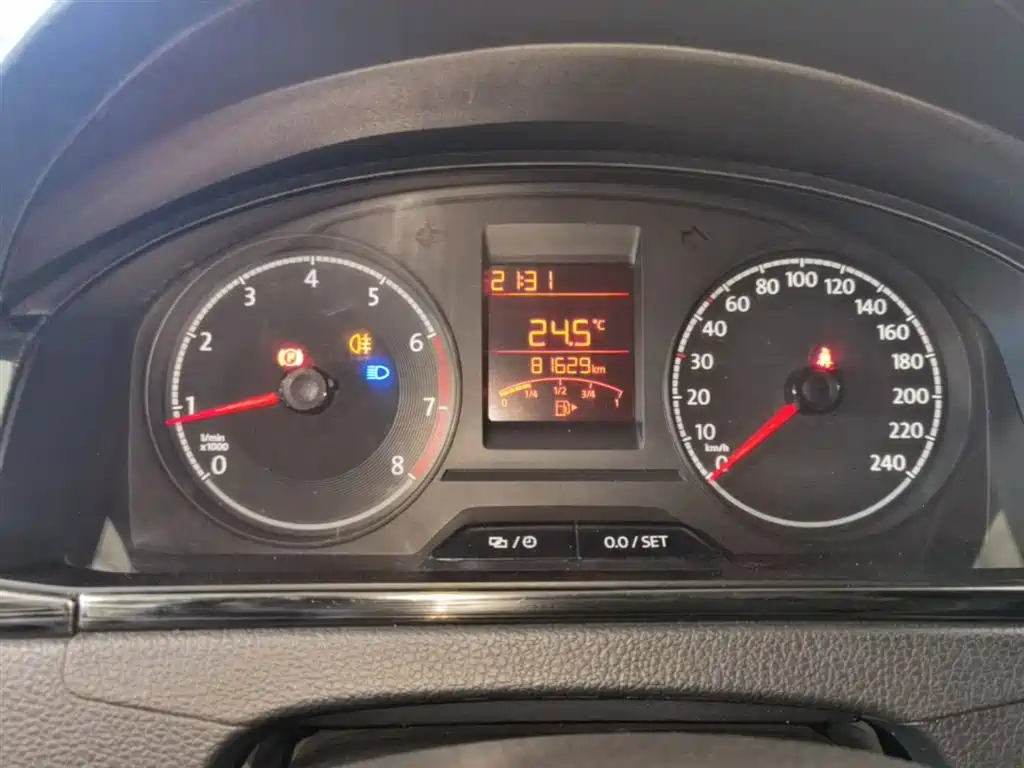 Volkswagen Santana 2016 1.4L Manual Trend Edition фото 12