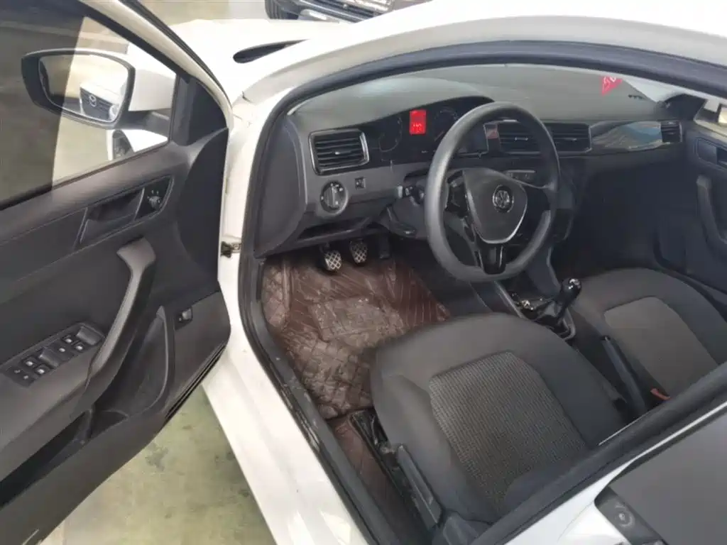 Volkswagen Santana 2016 1.4L Manual Trend Edition фото 16