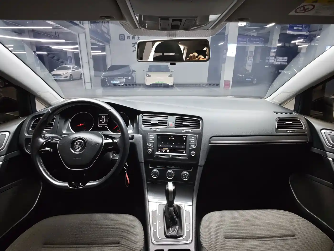 Фото 4 - Volkswagen Golf