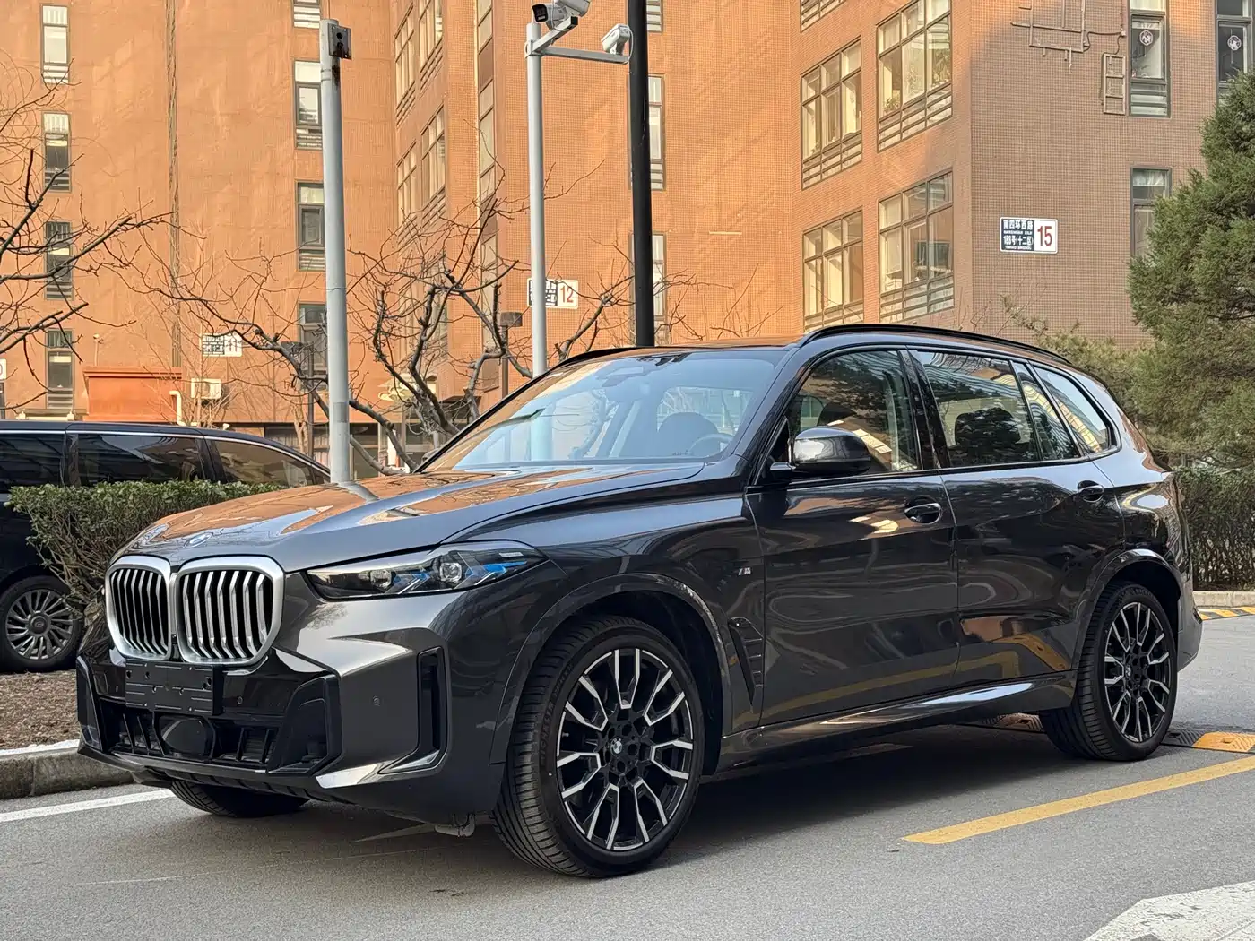 BMW X5 2023 xDrive 40Li M Sport Black Night Package