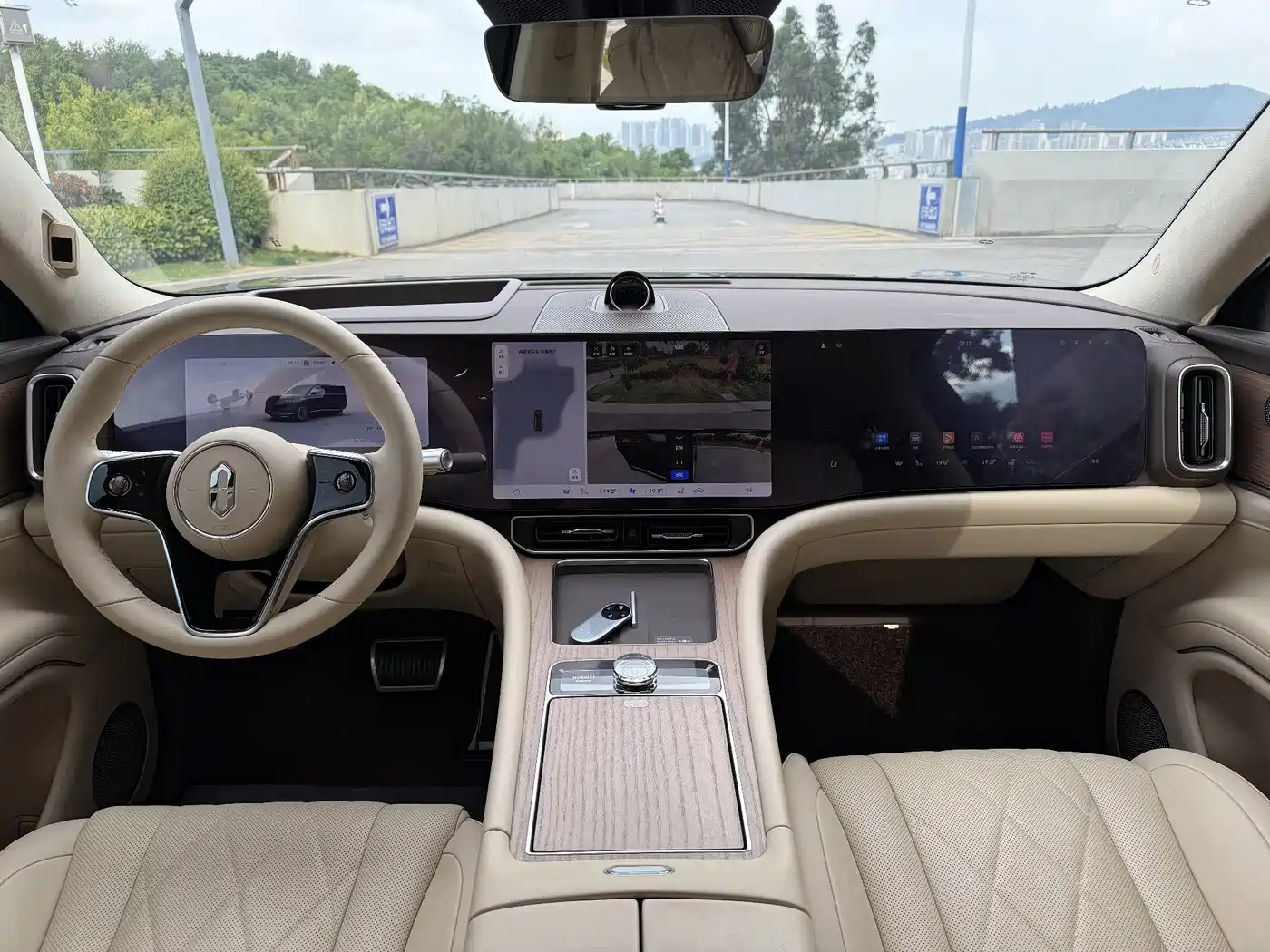 AITO Wenjie AITO M9 2024 Range Extender Max Edition 42kWh 6-seater фото 9