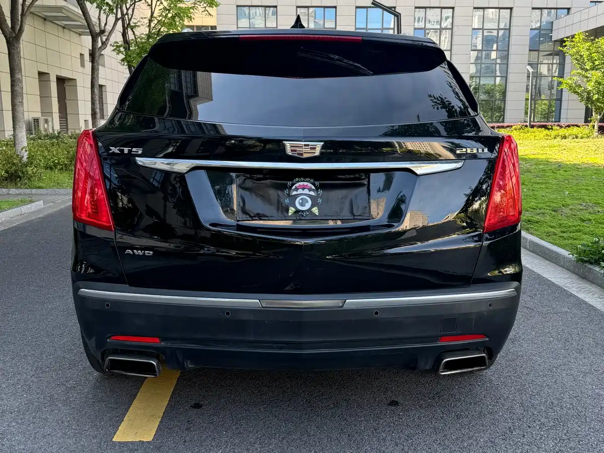 Фото 15 - Cadillac XT5
