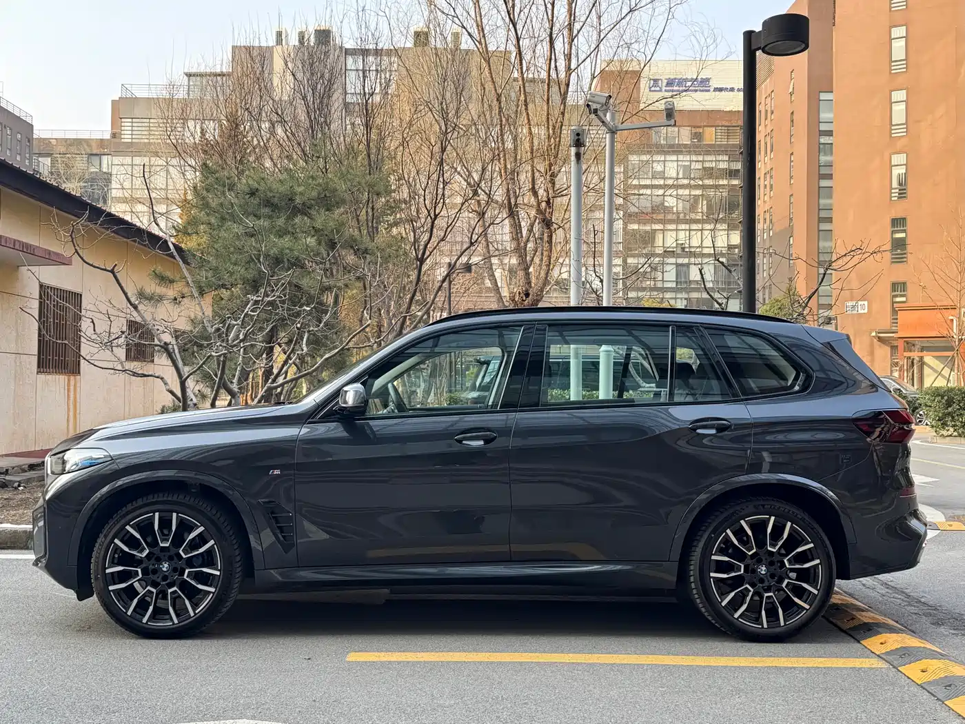BMW X5 2023 xDrive 40Li M Sport Black Night Package фото 4