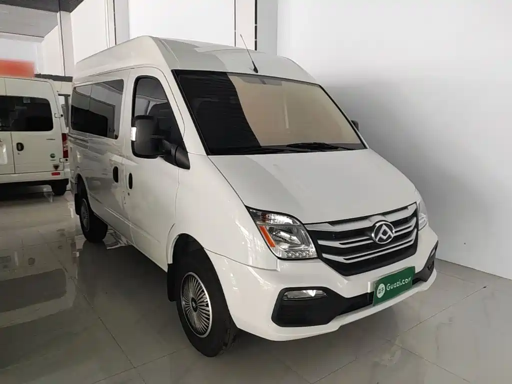 SAIC Maxus Xintu V80 2025 2025 Value Edition Aoyun 2.0T Manual Short Wheelbase Medium Roof 127Ps 5/6-seater
