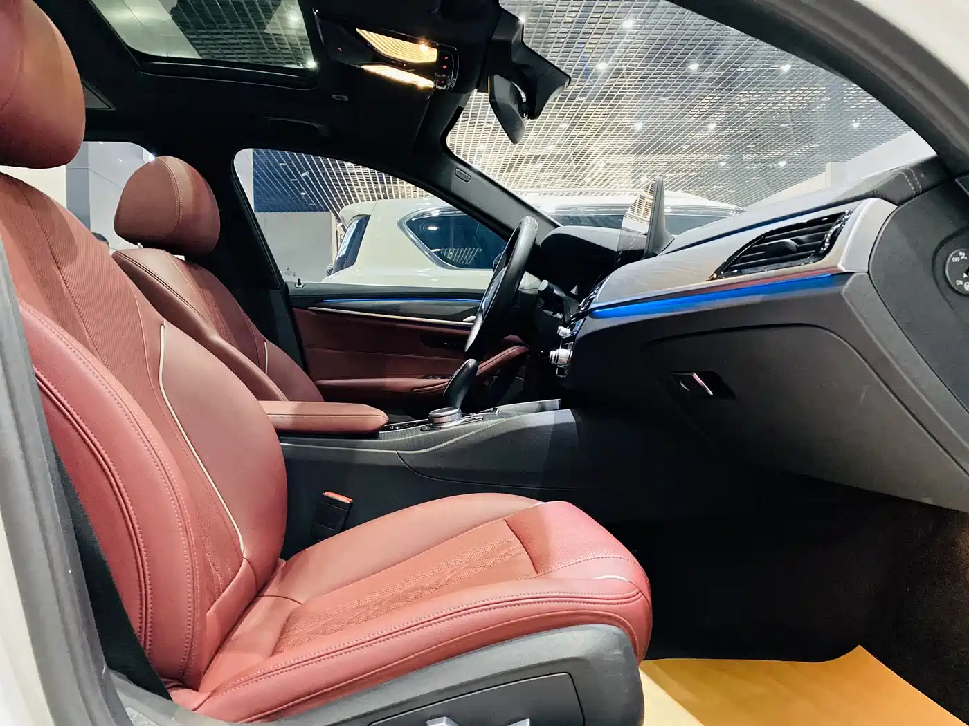 BMW 5 Series New Energy 2021 535Le M Sport Package фото 10