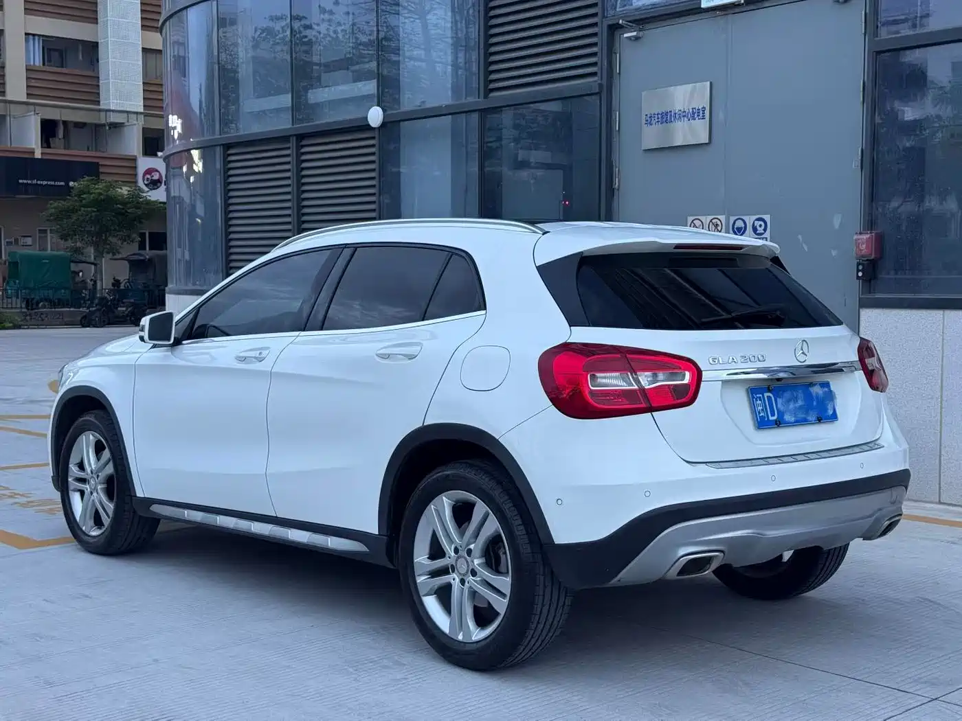 Mercedes-Benz GLA 2016 GLA 200 Dynamic фото 4