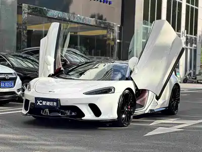 McLaren GT