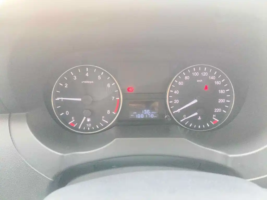 JAC Refine M3 2015 2015 Maker Edition 1.6L Luxury