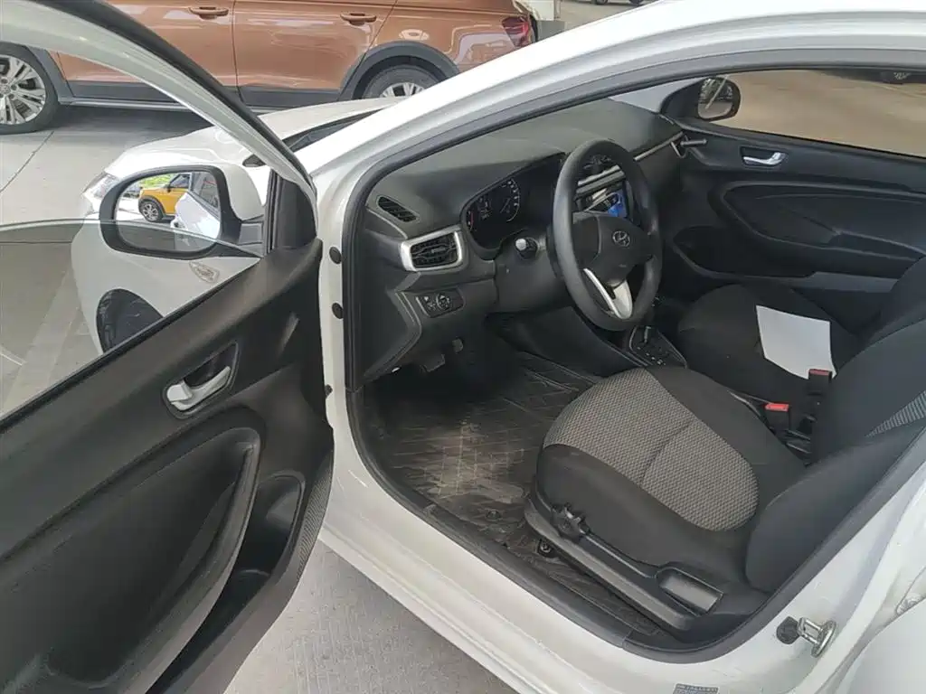 Hyundai Verna 2017 1.4L Auto Jump Edition (China V) фото 16