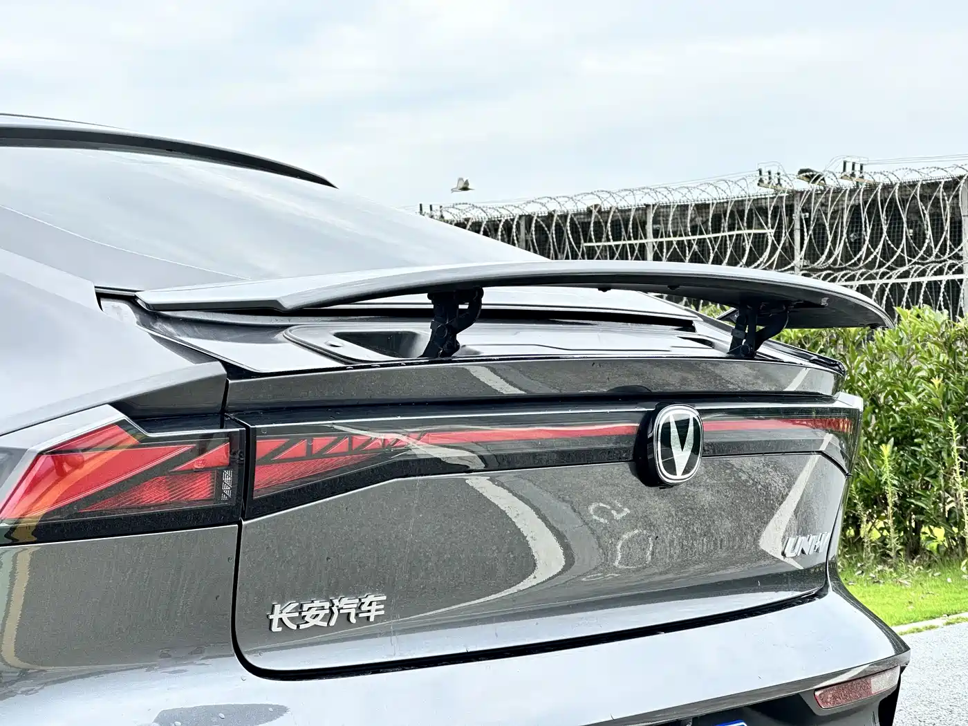 Changan UNI-V 2022 2022 1.5T Smart Pilot Edition
