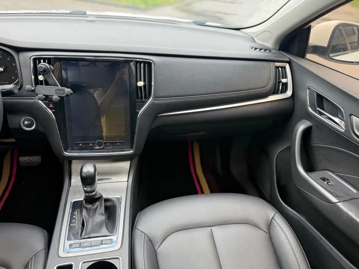 Roewe i6 2019 2019 PLUS 1.6L CVT 4G Connected Flagship Great Edition