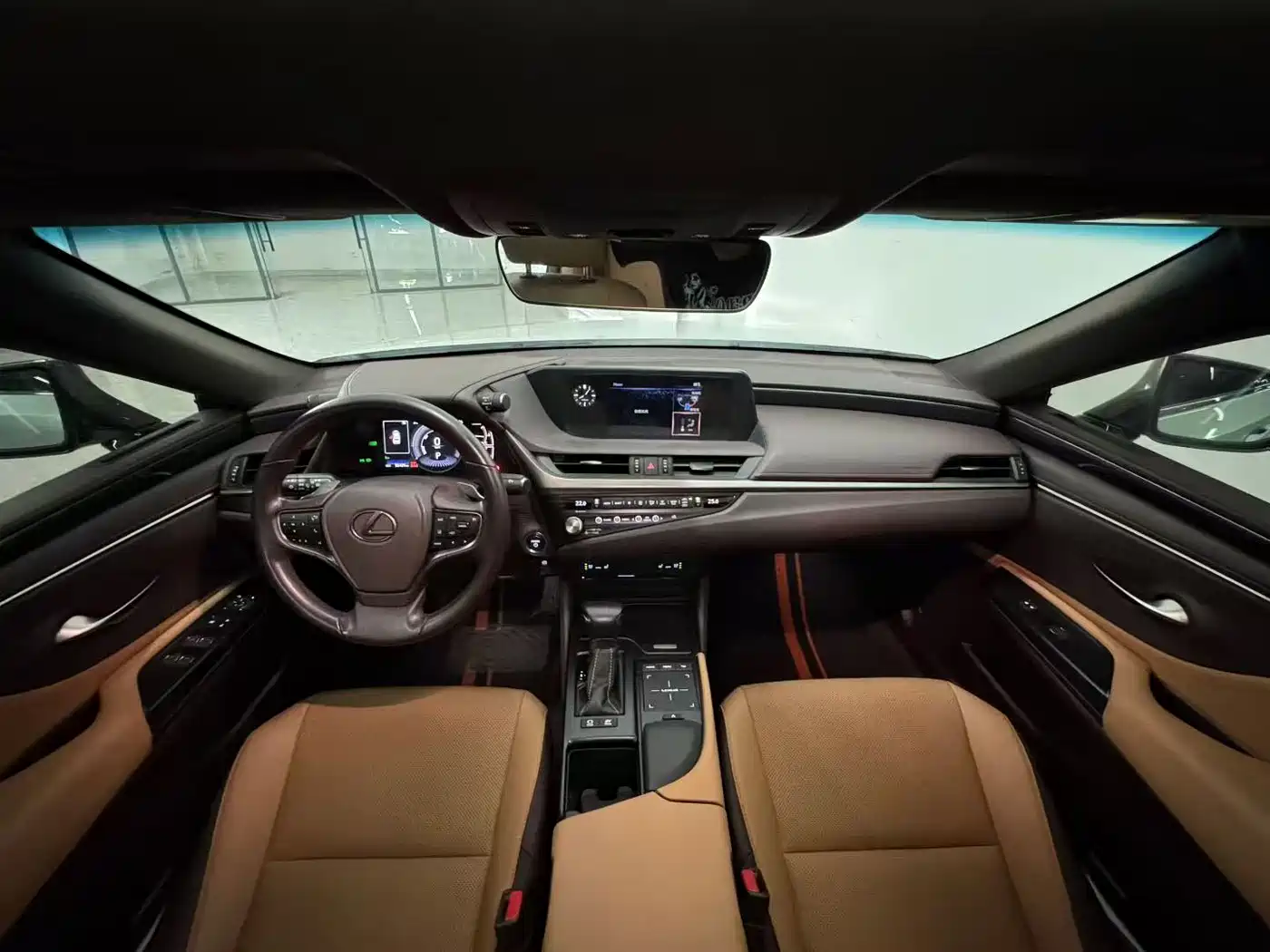 Фото 4 - Lexus ES