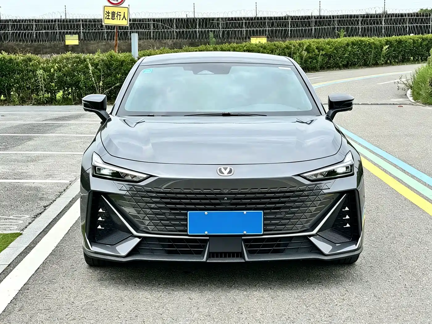 Changan UNI-V 2022 2022 1.5T Smart Pilot Edition