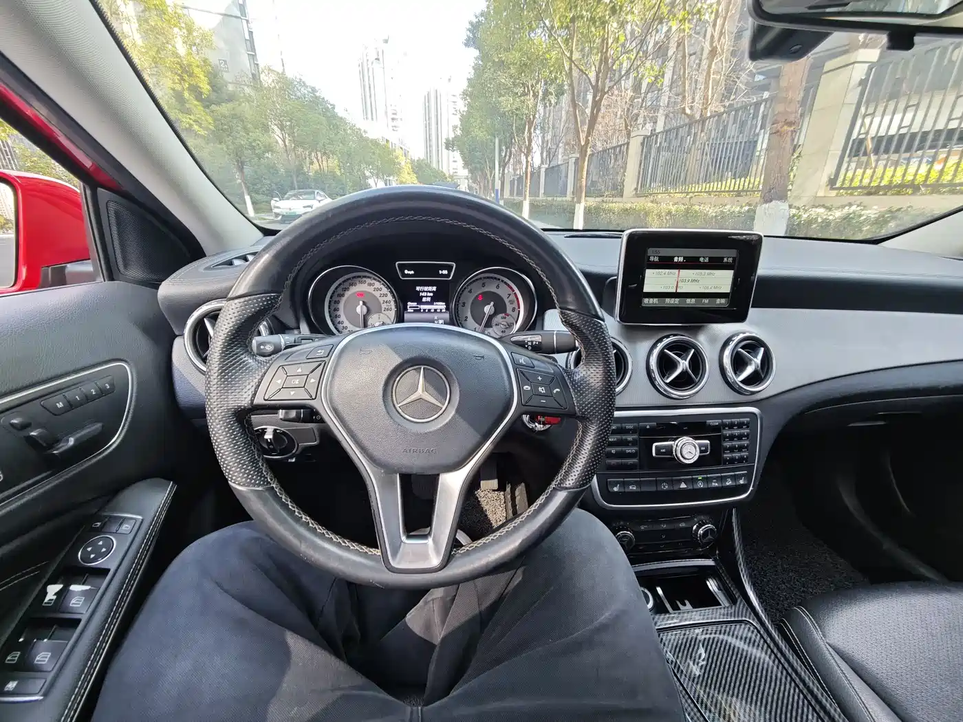 Mercedes-Benz GLA 2015 GLA 220 4MATIC Fashion Edition фото 9