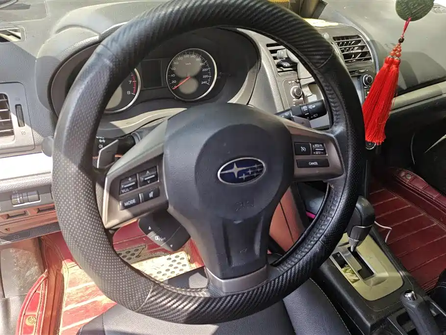 Subaru XV 2014 2.0i Luxury фото 15