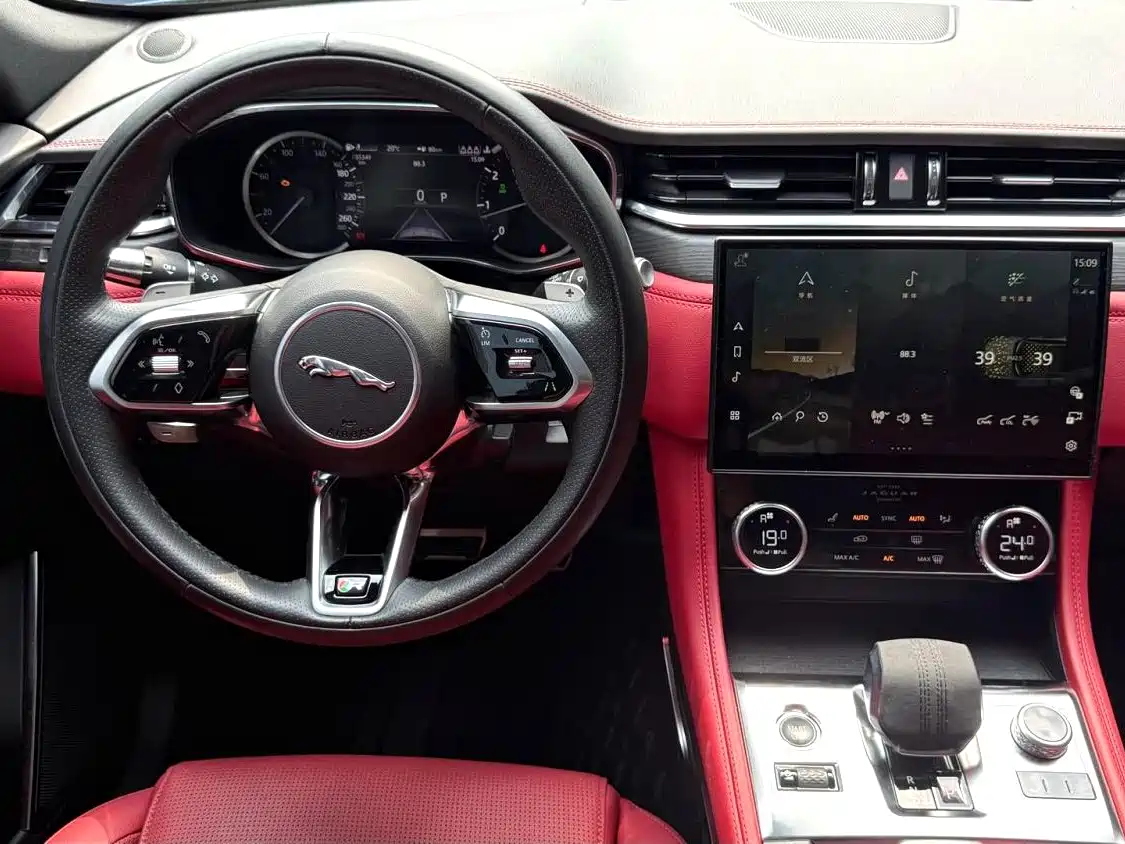 Jaguar F-PACE 2022 P250 R-Dynamic BLACK фото 8