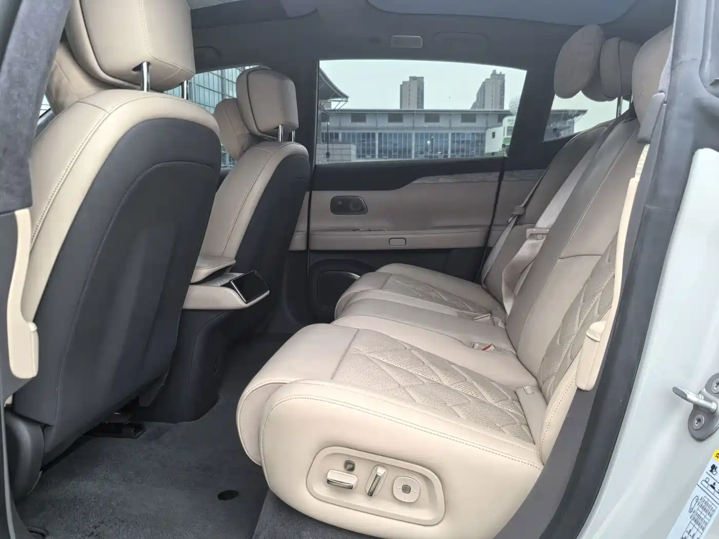 NIO ET7 2024 2024 75kWh Executive Edition