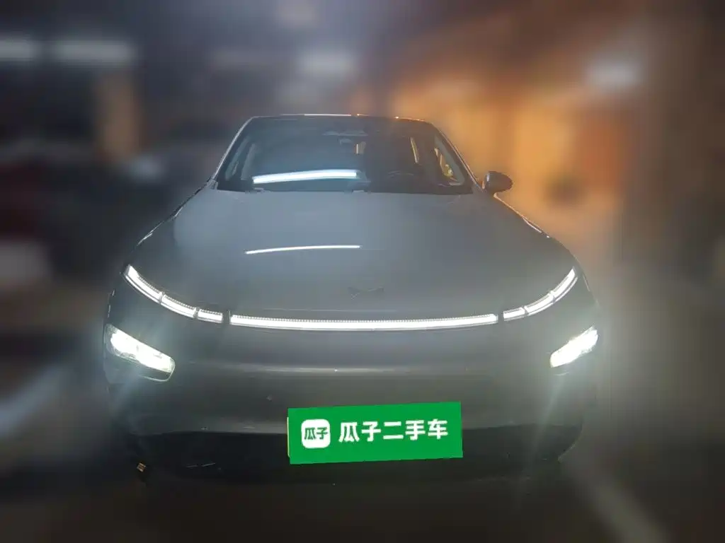 Фото 2 - XPeng P7