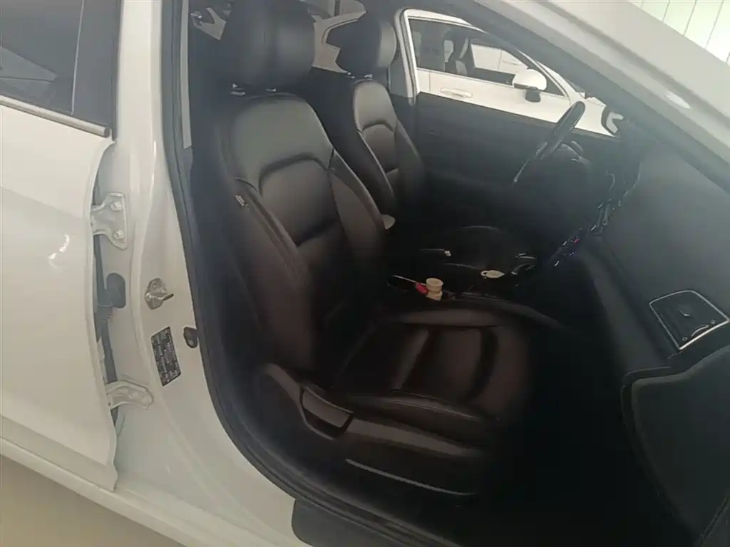 Hyundai Elantra 2018 1.4T DCT Dynamic·Vitality Model фото 25