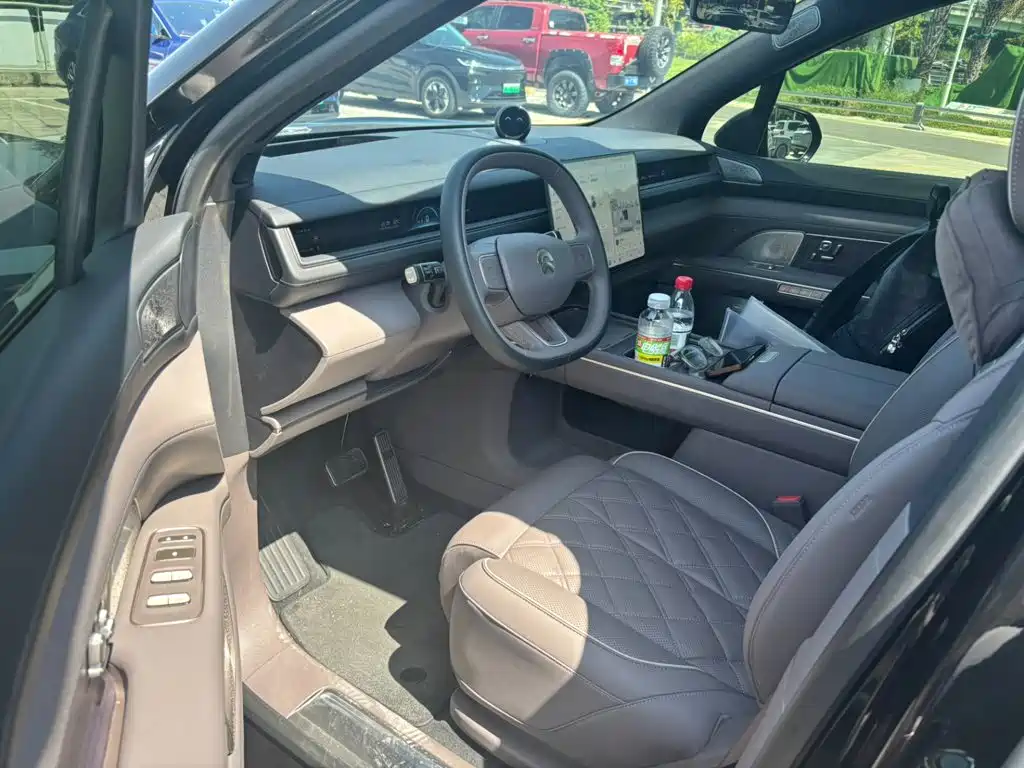 NIO ES8 2026 2025 Model 6-Seat Executive Luxury Edition