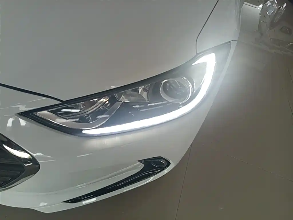 Hyundai Elantra 2018 1.4T DCT Dynamic·Vitality Model фото 24